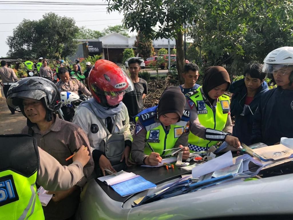 Antisipasi  Kriminal, Sat Lantas Polres Pekalongan Gelar Razia Kendaraan (2)