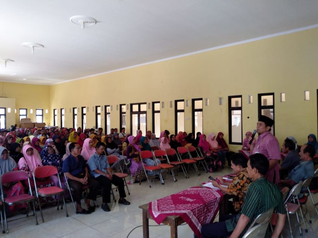 PULUHAN AWAK MEDIA & LSM BERSILATURAHMI DENGAN KEPSEK & GURU SMKN 1 MIRI (4)