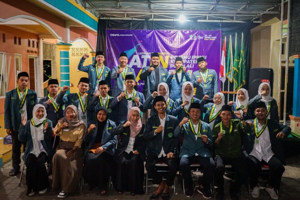 {"remix_data":[],"remix_entry_point":"challenges","source_tags":[],"origin":"unknown","total_draw_time":0,"total_draw_actions":0,"layers_used":0,"brushes_used":0,"photos_added":0,"total_editor_actions":{},"tools_used":{"ai_enhance":1},"is_sticker":false,"edited_since_last_sticker_save":true,"containsFTESticker":false}